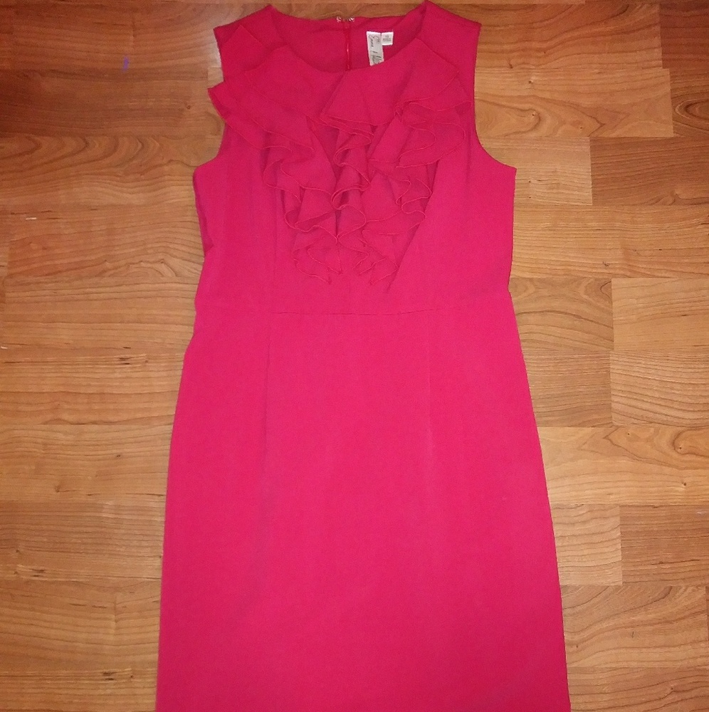 Red sleeveless dress